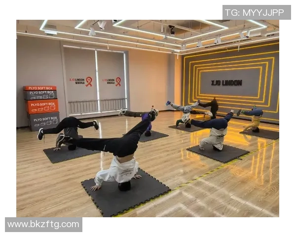 西安街舞队现状探秘:热情与挑战交织的舞台之旅 西安街舞队现状探秘:热情与挑战交织的舞台之旅