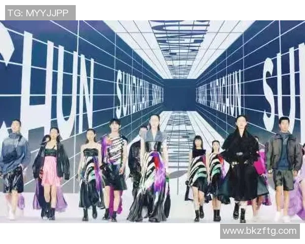 足球明星定制挂画边框打造个性化家居空间的完美选择 足球明星定制挂画边框打造个性化家居空间的完美选择